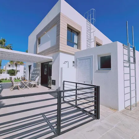 Sunshine Aura Holiday home
