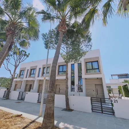 Sunshine Aura Holiday home